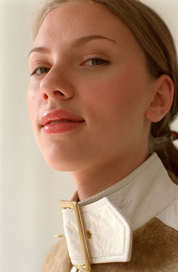 Скарлетт Йоханссон в 2002 году в фотосессии Элизабет Янг