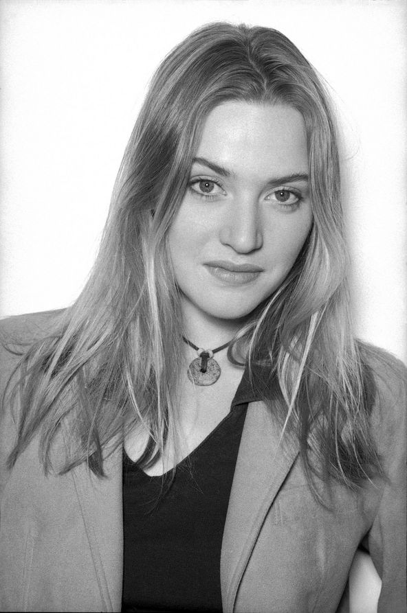 Кейт Уинслет в 1996 году в фотосессии Алана Стратта